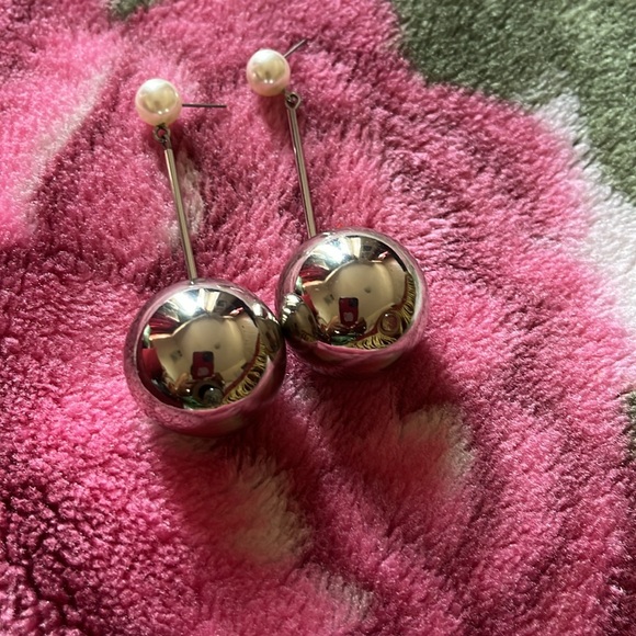 Earrings - Picture 3 of 7